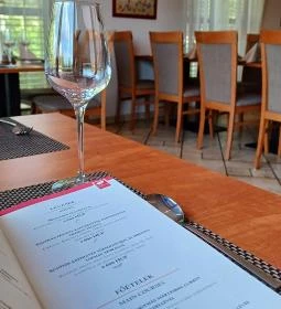 Pipacs étterem - Hotel Stáció étterme