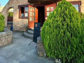 Pokol Pince Pizzéria & Pub Kaposmérő