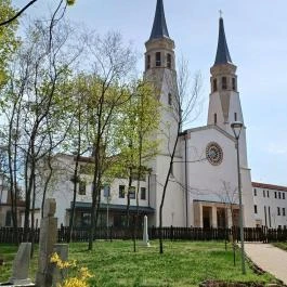 Premontrei Apátság Szent Ágoston temploma, Gödöllő - Külső kép