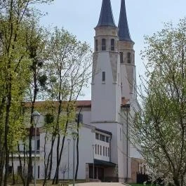 Premontrei Apátság Szent Ágoston temploma, Gödöllő - Külső kép