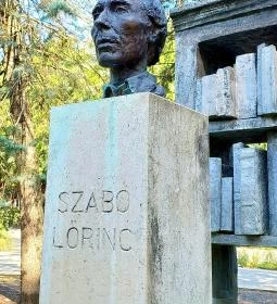 9. legjobb látnivaló: Szabó Lőrinc - Medgyessy sétány