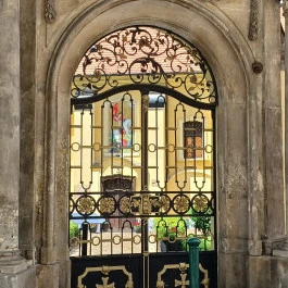 Szent György nagyvértanú szerb ortodox templom Budapest - Külső kép