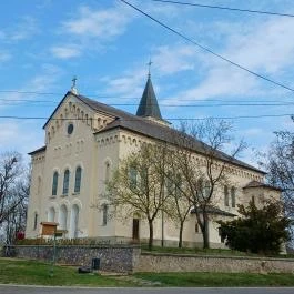 Szent István király-templom, Újszász - Külső kép