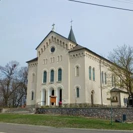 Szent István király-templom, Újszász - Külső kép