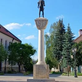 Szent István-szobor, Tokaj - Külső kép