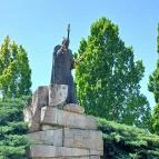Szent István szobra Martf? - Külső kép