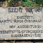 Szent István szobra Martf? - Külső kép