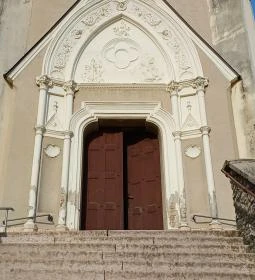 2. legjobb látnivaló: Szent Kereszt római katolikus templom