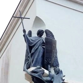 Szent Mihály arkangyal szobra, Budapest - Külső kép