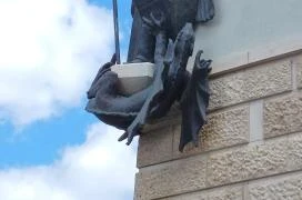 Szent Mihály arkangyal szobra Budapest