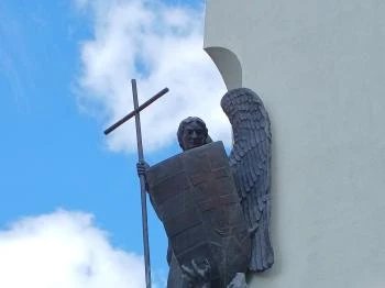 Szent Mihály arkangyal szobra Budapest