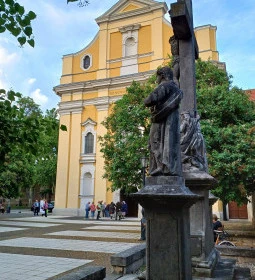 Szolnok Belvárosi Szentháromság templom