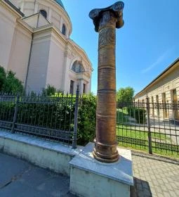 Turini százak emlékműve