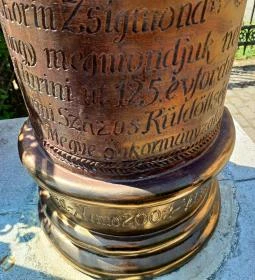 Turini százak emlékműve