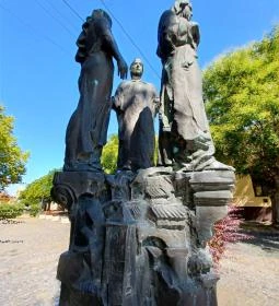 Városalapítók szobra
