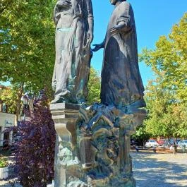 Városalapítók szobra, Cegléd - Külső kép