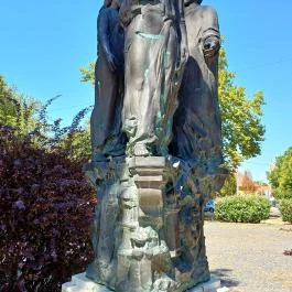 Városalapítók szobra, Cegléd - Külső kép