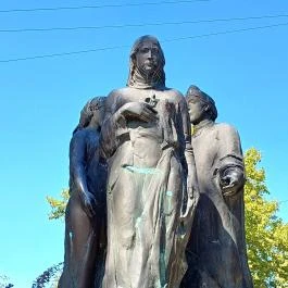Városalapítók szobra, Cegléd - Külső kép