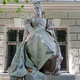Veres Pálné szobra, Budapest - Külső kép