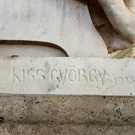 Veres Pálné szobra, Budapest - Külső kép