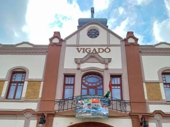Vigadó Kulturális Központ Kisújszállás