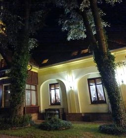 Villa Hotel & Krúdy Étterem