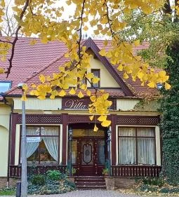 Villa Hotel & Krúdy Étterem