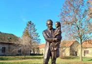 Wenckheim József Antal és lánya szobor Szabadkígyós