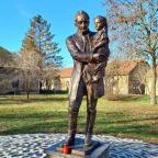 Wenckheim József Antal és lánya szobor Szabadkígyós - Egyéb