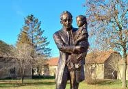 Wenckheim József Antal és lánya szobor Szabadkígyós