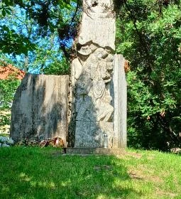 A XX. sz. áldozatainak emlékműve