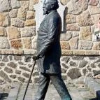 Ybl Miklós szobra Verőce - Külső kép