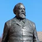 Ybl Miklós szobra Verőce - Külső kép