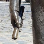 Ybl Miklós szobra Verőce - Külső kép