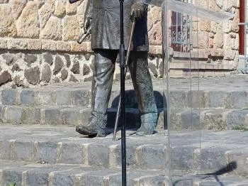 Ybl Miklós szobra Verőce