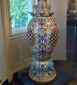 Zsolnay Gyűjtemény a ResoArt Villában