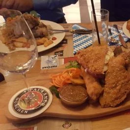 Öreg Favágó Kocsmája Tarján - Étel/ital