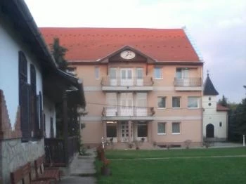 Pintér Tanya Panzió Erdőtelek