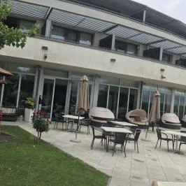 Hotel Golden Lake Resort Balatonfüred - Medence/kert