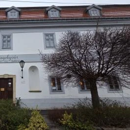 Bagolyvár Fogadó étterme, Zirc - Külső kép