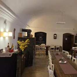 Bagolyvár Fogadó étterme, Zirc - Belső