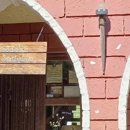 Fogadó a Fehér Hattyúhoz, Bikal - Egyéb