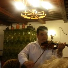 Gyöngyösi Betyárcsárda Rezi - Belső