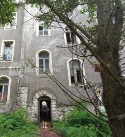 Hajmáskéri Tüzérlaktanya