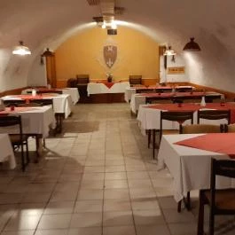 Hangulat Vendéglő & Pizzeria Révfülöp - Belső