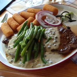 Hangulat Vendéglő & Pizzeria Révfülöp - Étel/ital