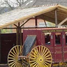 Henryx Western City Császár - Egyéb