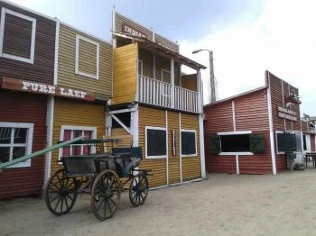 Henryx Western City Császár