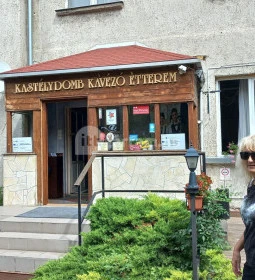 Kastélydomb Kávézó és Étterem