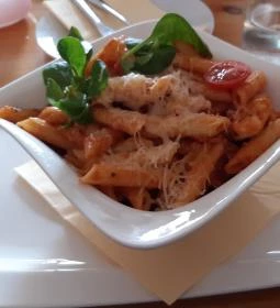 Korhely Étterem-Pub